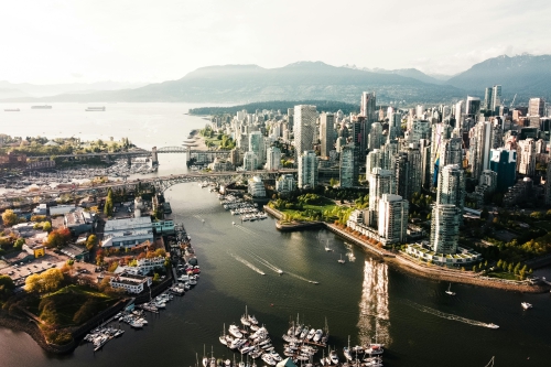 Crédito da foto: Foto de Jeremy Lee: https://www.pexels.com/pt-br/foto/falso-riacho-11424500/ Vancouver