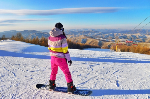 Crédito da foto: Foto de Xue Guangjian: https://www.pexels.com/pt-br/foto/pessoa-snowboarding-em-campo-1705667/ Cerro Catedral - Argentina